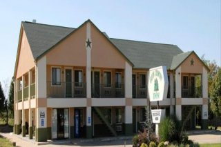 Green Country Inn & Suites