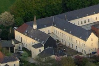Au Couvent Des Collines