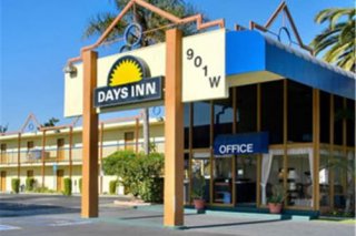 Days Inn Airport Center LAX