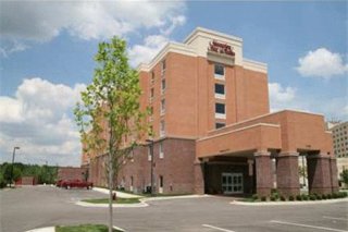 Hampton Inn & Suites Detroit/Airport
