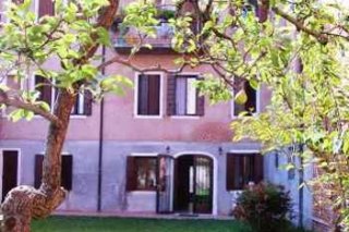 Casa Del Melograno