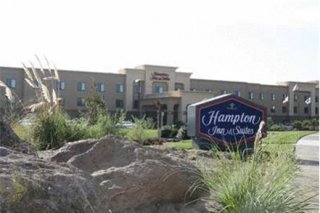 Hampton Inn & Suites Oakland Airport-