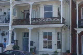 Lazy Waves Bed & Breakfast
